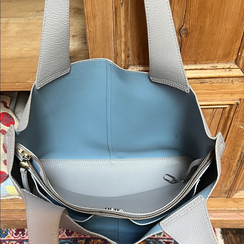 HOBO Vida Tote - Picture 6 of 11